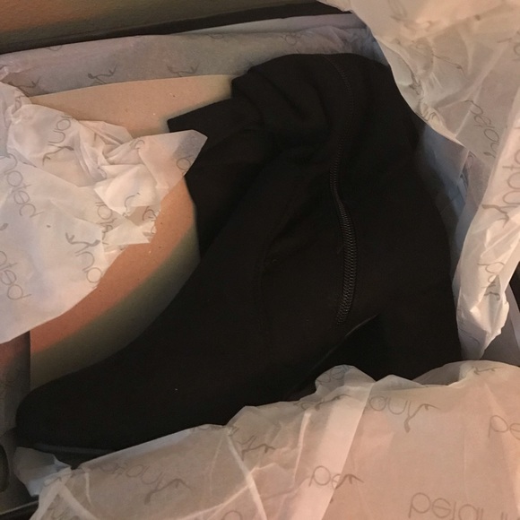 🔥RESTOCKED!! 🆕Over the Knee High Floral Boots🌹 - Picture 5 of 5